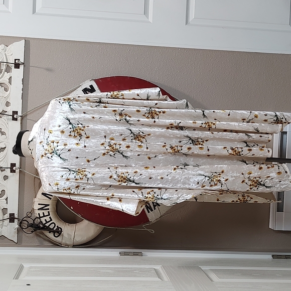 Anthropologie Floreat Velvet Dandelion Kimono - Picture 8 of 10